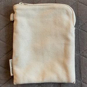 Skye Essentials Pouch